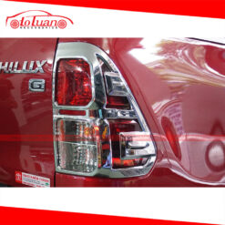 Viền đèn sau Toyota Hilux