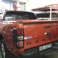 viền đèn sau xe ford ranger