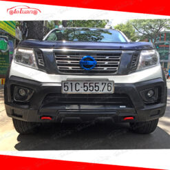 Ốp cản body trước Nissan Navara