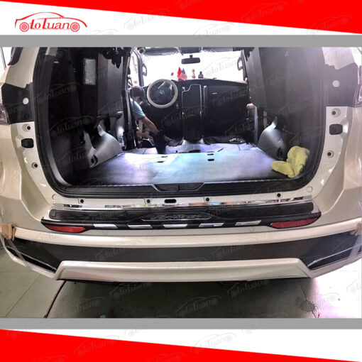 Nẹp cốp chống trầy Fortuner 2018