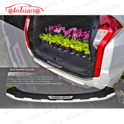 nẹp chống trầy cốp Pajero Sport