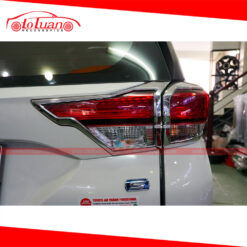 Viền đèn sau Toyota Rush
