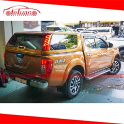 Nắp cao có đèn kiểu Mercedes