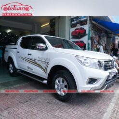 Nắp thùng thấp xe Nissan Navara