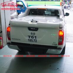 Nắp thùng thấp xe Nissan Navara
