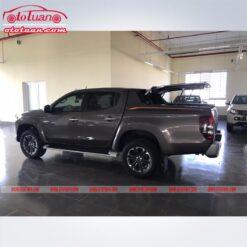 Nắp thùng thấp xe Triton 2019