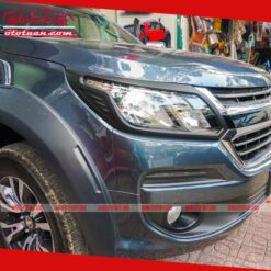 Viền đèn trước xe Chevrolet Colorado 2018