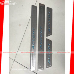 Nẹp bước chân phần sơn Accent 2018