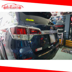 Viền đèn sau mạ crom Nissan Terra