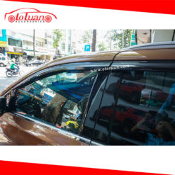 Viền che mưa xe Kia Sedona màu đen Hàn Quốc