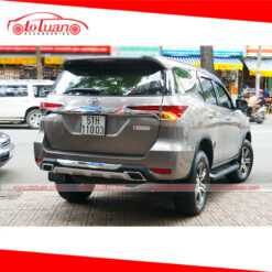 Lip pô xe Fortuner 2019