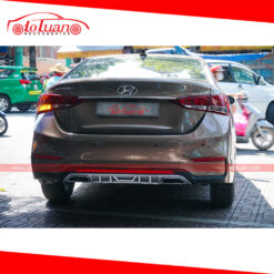 Lip chia pô Hyundai Accent 2019 - Pô vuông