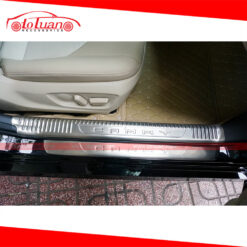 Nẹp bước chân chống trầy Camry 2019