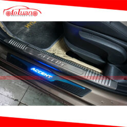 Nẹp bước chân có đèn xe Hyundai Accent