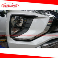 Viền đèn trước xe Xpander