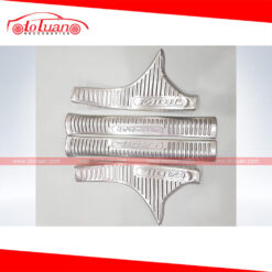 Nẹp chống trầy bước chân Vinfast Fadil phần nhựa