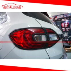 Viền đèn sau Ford Everest 2019 màu đen