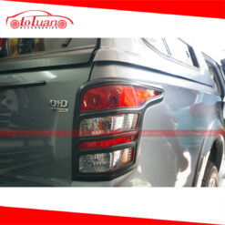 Viền đèn sau xe Triton 2018 nhựa đen