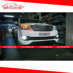 Độ led mí Demi và xi nhan cho Fortuner 2015