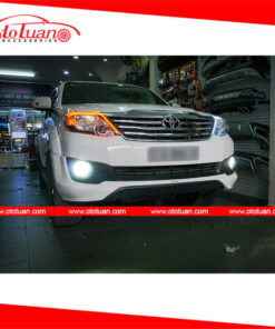 Độ led mí Demi và xi nhan cho Fortuner 2015