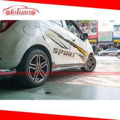 Ốp lườn thể thao cho xe Spark 2017
