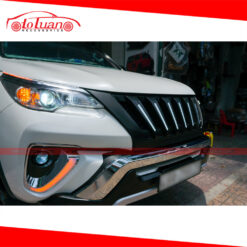 Mặt calăng độ kiểu sọc có đèn cho Fortuner 2017+