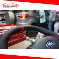 Khâu da vô lăng xe Ford Eco Sport