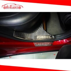 Nẹp bước chân chống trầy cho xe Vinfast Fadil