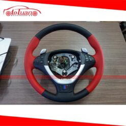Khâu da vô lăng xe BMW đỏ đen