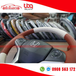 Khâu da vô lăng phối màu cho xe Honda City