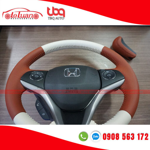 Khâu da vô lăng phối màu cho xe Honda City