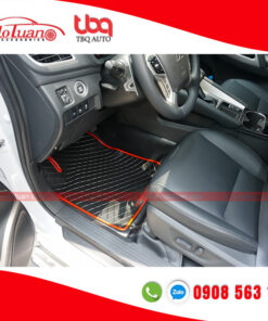 Thảm lót sàn cao su thiết kế riêng cho xe Pajero Sport