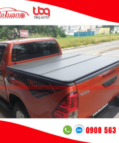 Nắp thùng gấp 3 tấm Toyota Hilux