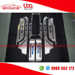 Nẹp bước chân chống trầy cho xe Lexus LM300