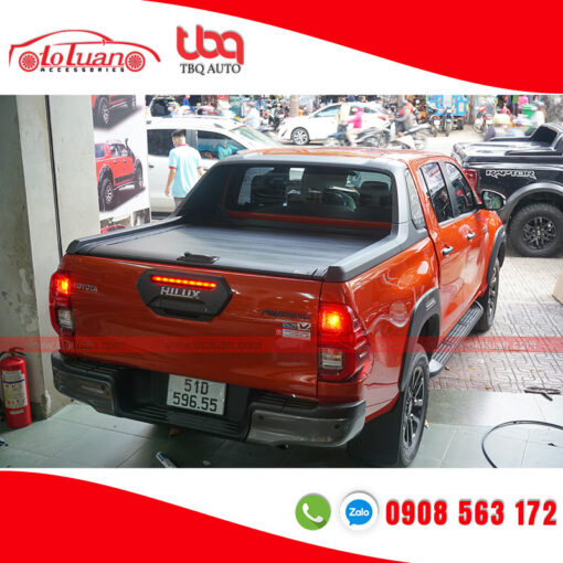 Nắp thùng cuộn ANPHA lắp cho xe Toyota Hilux Adventure 2.8 2021 - 2022
