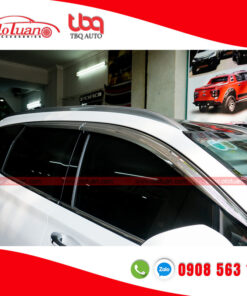 Vè che mưa mạ crom Hàn Quốc cho xe Hyundai Santafe 2022