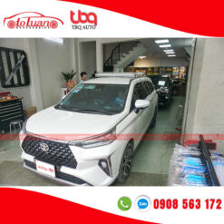 Toyota Veloz Cross lắp đặt giá để hàng