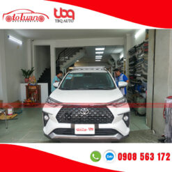 Toyota Veloz Cross lắp đặt giá để hàng