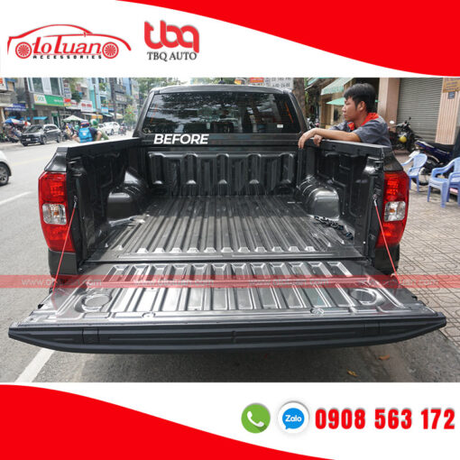 Xe Ford Ranger XLS 2023 trước khi lắp lót thùng