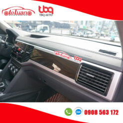 Sơn ốp gỗ nội thất xe Volkswagen Teramont