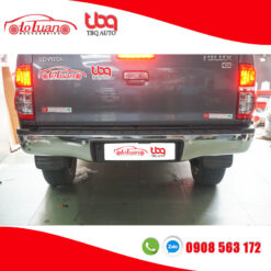 Cản sau Toyota Hilux 2004-2015 xi