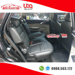 Độ bệ tỳ tay băng ghế 2 xe Kia Carens Luxury 2023