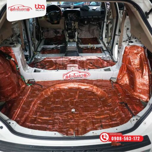 Cách âm xe Toyota Venza