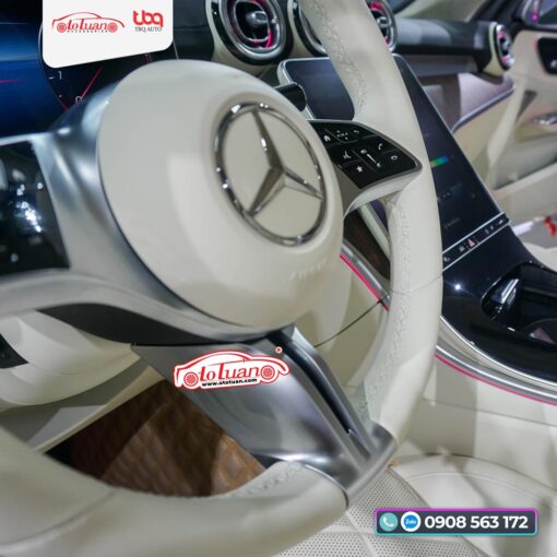Đổi màu vô lăng với da bò Italia dành cho Mercedez-Benz C200