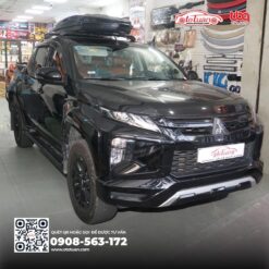 Cốp nóc phi thuyền trên xe Mitsubishi Triton