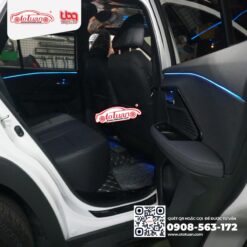 Toyota Yaris Cross lắp đặt đèn LED nội thất ambient light
