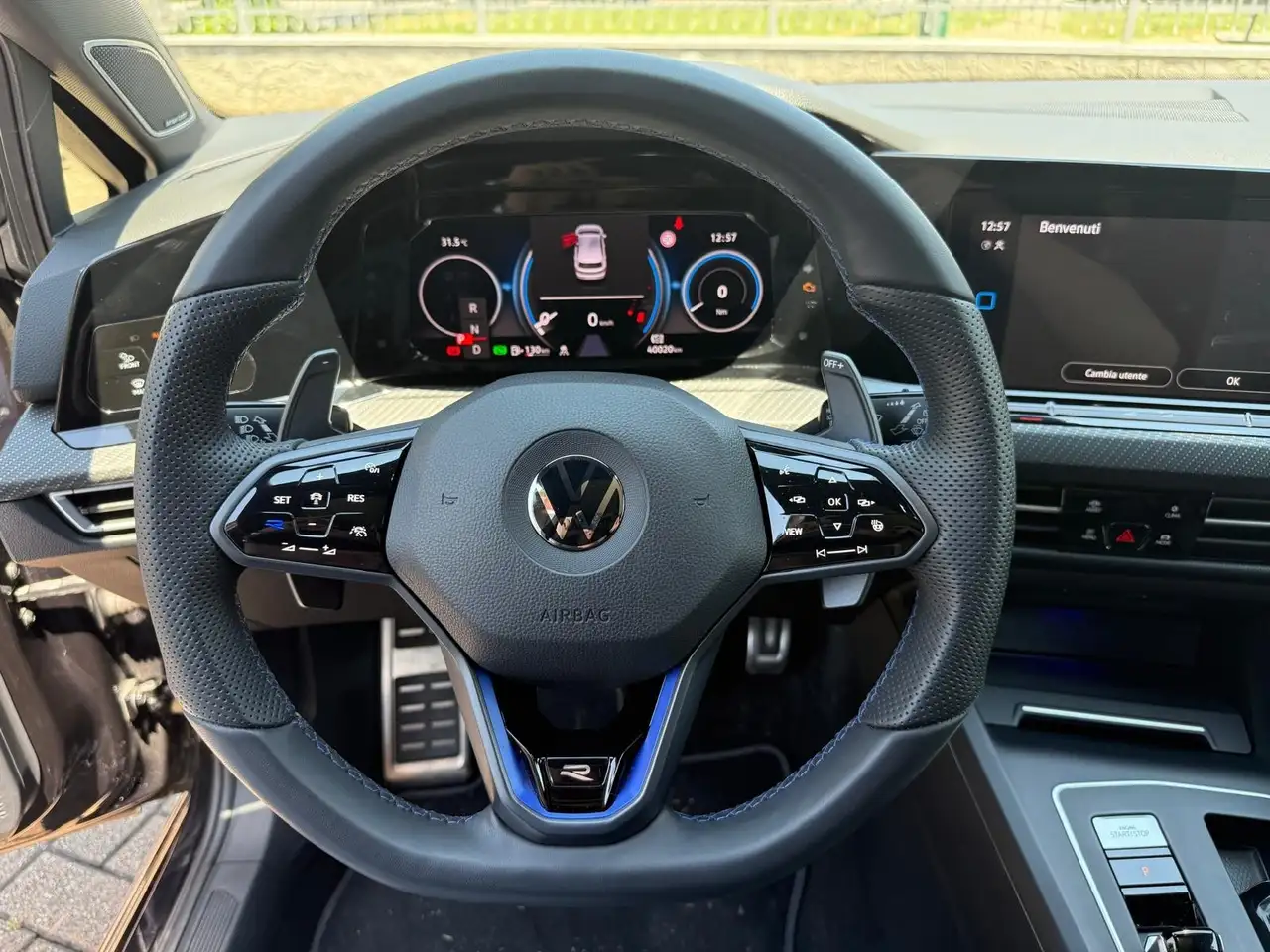 Nội thất xe VW Golf R Performance