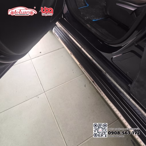 Bậc bước chân xe BYD M6