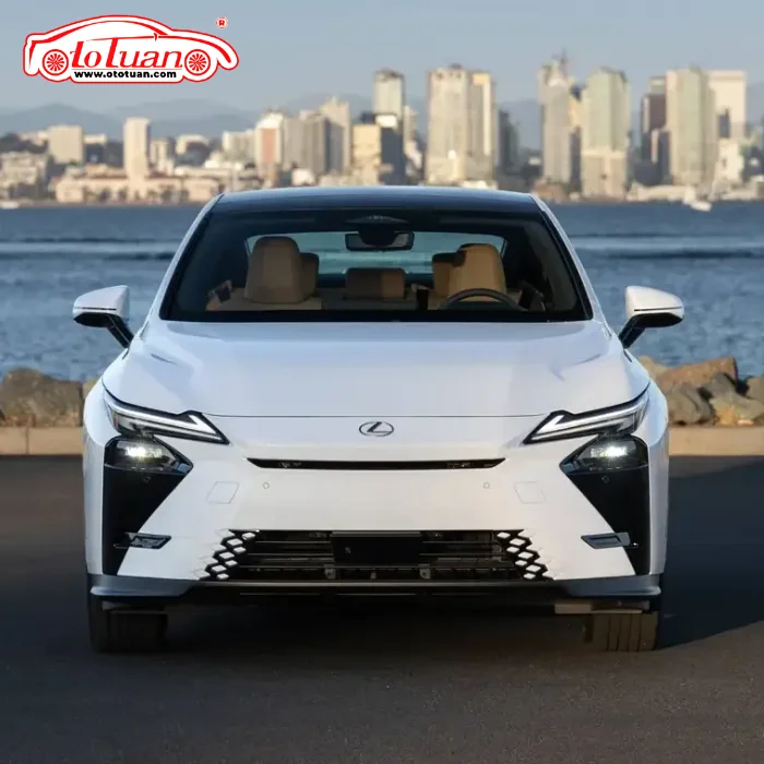 Thiết kế đầu xe Lexus ES thế hệ mới màu trắng