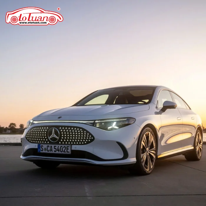 Ngoại thất phía trước của mẫu xe điện Mercedes-Benz CLA200 Electric